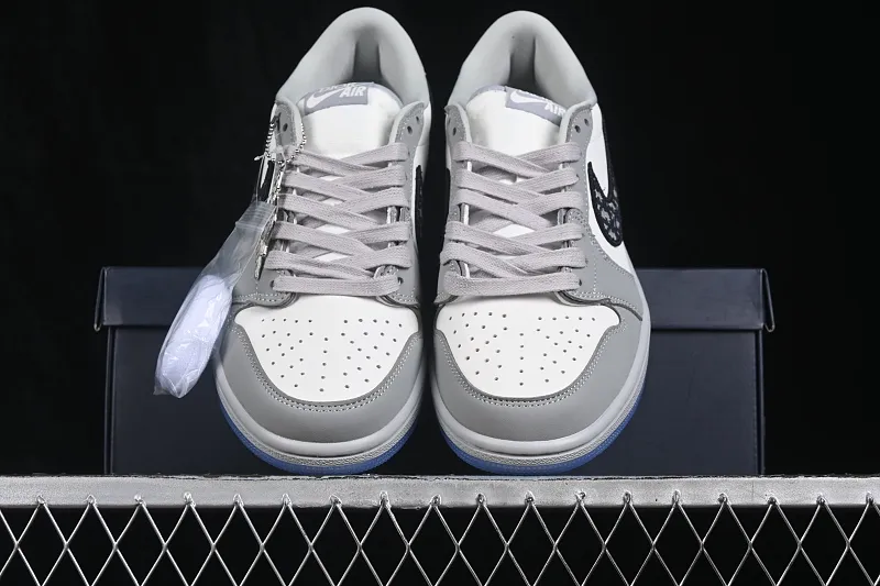 All categories Air Jordan Jordan series basketball shoes Air Jordan 1 Low Dior x Air Jordan 1 Low AJ1 Joe 1 Dior joint white gray low top CN8608-002